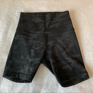 Lululemon Wunder Train High-Rise Short Camo 6”